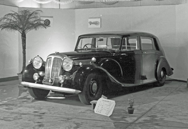 53-2c (167-01) 1953 Daimler StraightEight Limousine.jpg